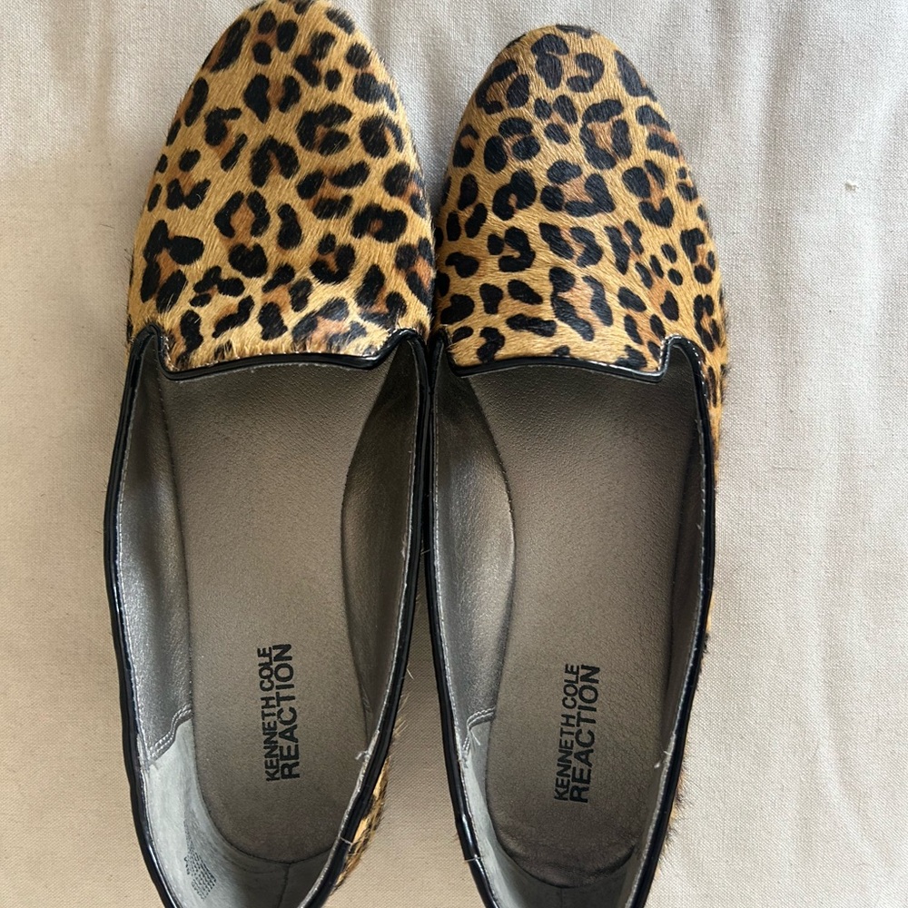 Kenneth Cole Reaction leopard flats - size 8.